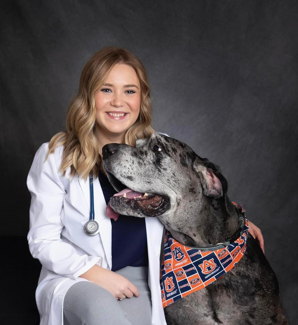 Peyton Simmons, DVM